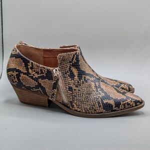 Chelsea & Violet Ava Snakeskin Print Leather Ankle Boots Booties Sz 8